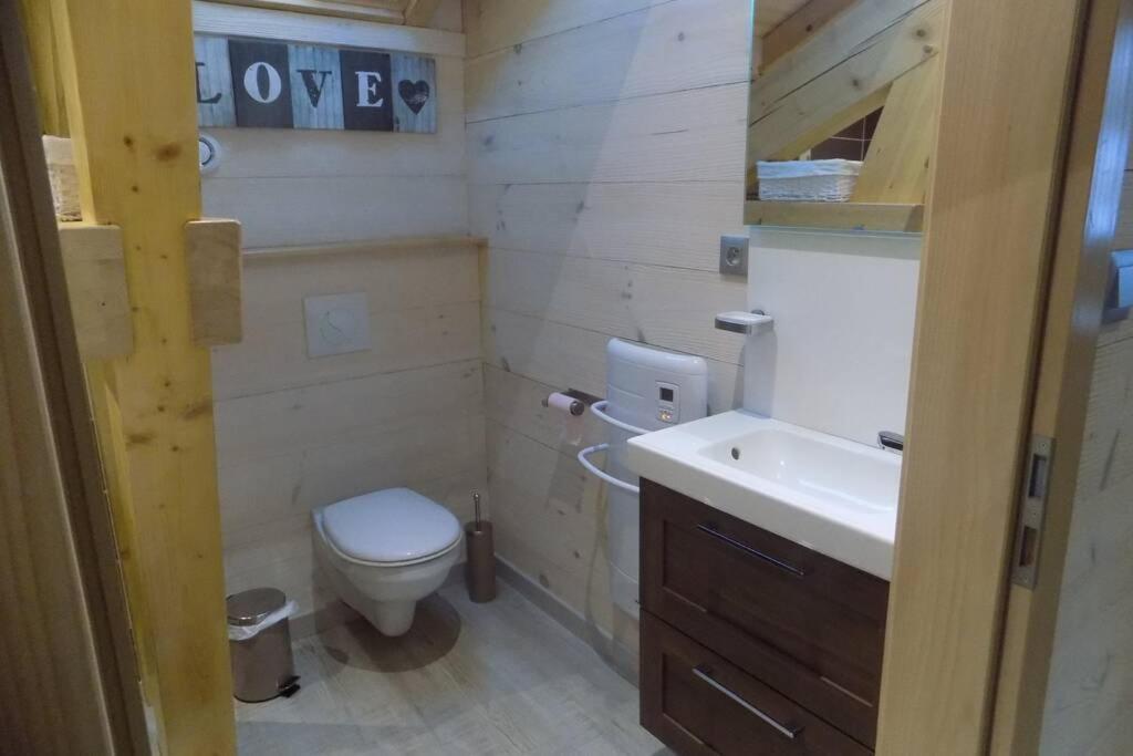 Chalet Des Charbonniers Avec Etang Saint-Maurice-sur-Moselle Exterior foto