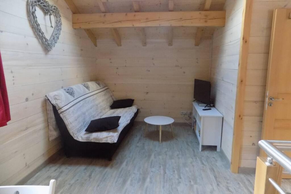 Chalet Des Charbonniers Avec Etang Saint-Maurice-sur-Moselle Exterior foto