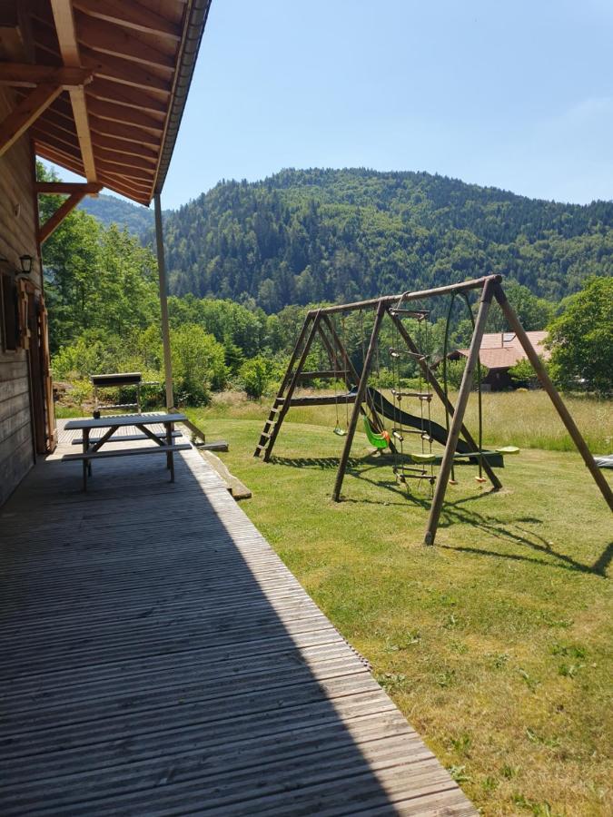 Chalet Des Charbonniers Avec Etang Saint-Maurice-sur-Moselle Exterior foto